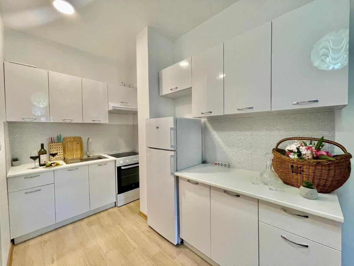 Olive Square Apartment Будва Екстер'єр фото